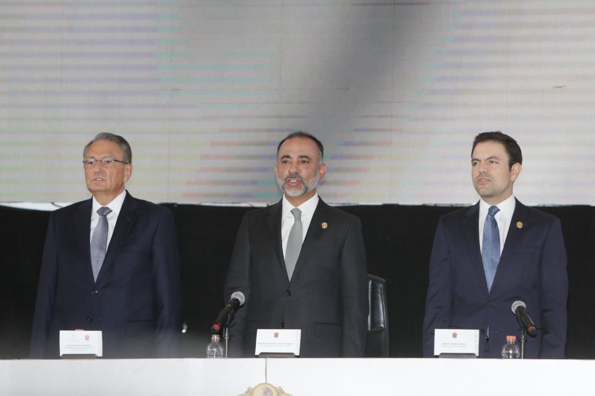 Mariano_Camacho's tweet photo. Hoy acompañe a mi amigo @FerFlores_Emp en su primer informe de resultados, felicidades y enhorabuena a todas y todos nuestros vecinos de Metepec. https://t.co/2tCx1gpsDa