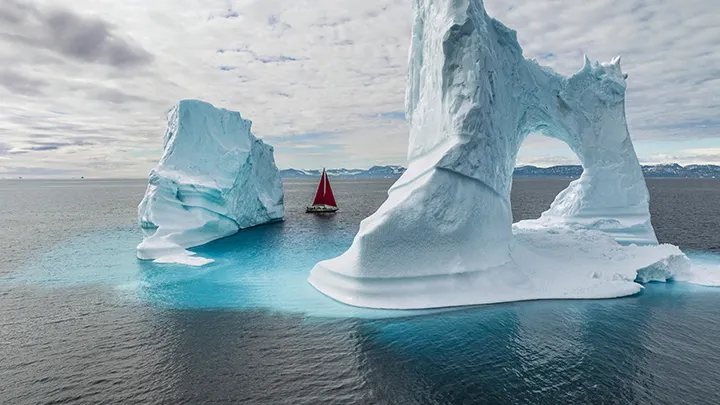 strombo's tweet photo. One of National Geographic's best photos of the year.
Taken with a drone by photographer Renan Ozturk just off the coast of Greenland. https://t.co/BbdR31ZXey