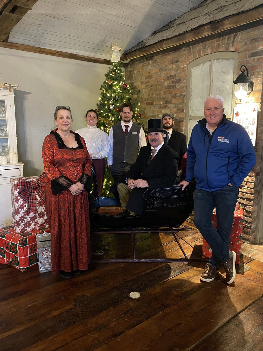 Always nice to catch up with <a href="/JohnBrassardCPC/">John Brassard</a> at our annual Victorian Christmas event!