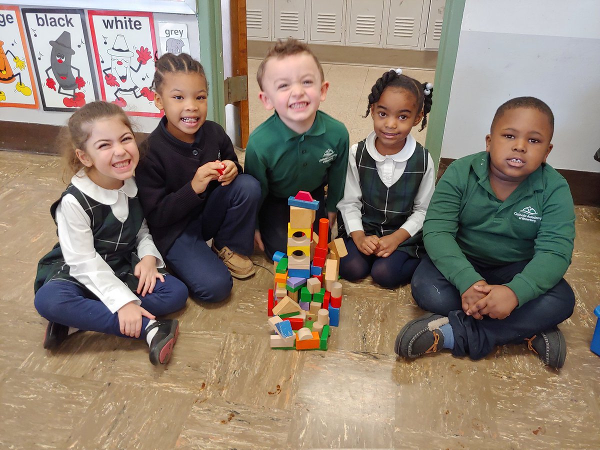DeborahCAWKdg's tweet photo. STREAM: Project -  Santa's sled broke using Legos, blocks, Magna tiles etc make a new way for Santa to get around!🎅 - Group 1 Workshop with wings!#standup4CAW #CAWaterbury https://t.co/aEzIgdWXj8