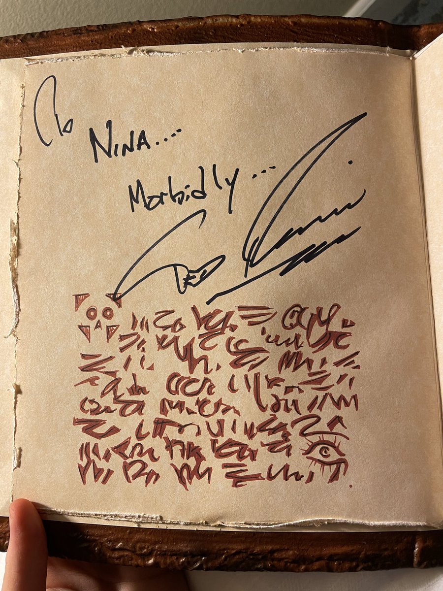 Entorri's tweet photo. Bruce: “I’ll include some advice, [in the necronomicon] free of charge.”

Saw you later.
#brucefest #brucefest2022 #brucecampbell #tedraimi https://t.co/DKEHNqNYSR