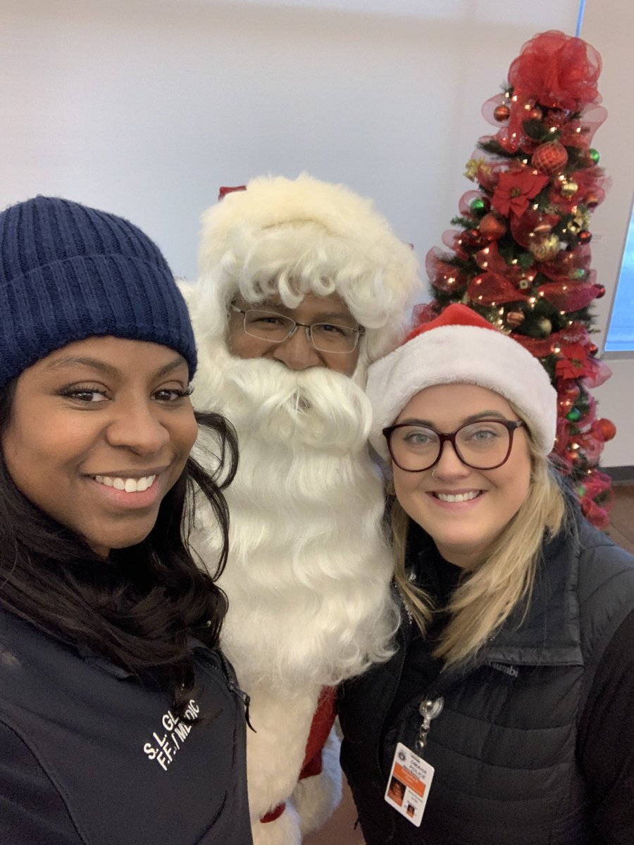OFDFFGlover's tweet photo. Had a great time today at the Christmas in the Village. @OmahaFireDept @OmahaPolice https://t.co/hBIiuz3coj