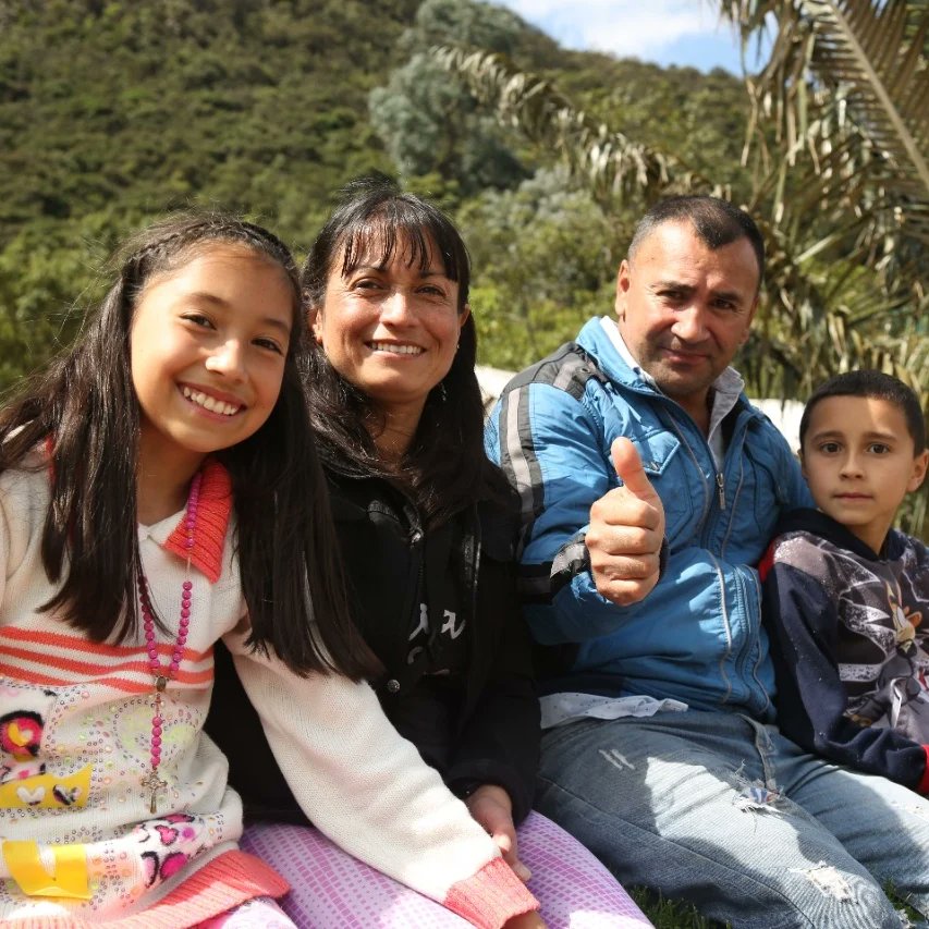 ALSanCristobal's tweet photo. Nuestra localidad esta de fiesta. 🥳🎂Con actividades culturales, pedagógicas y de educación ambiental celebramos el cumpleaños del parque Entrenubes. Su hermoso ecosistema y vista inigualable de Bogotá cumple 19 años. #TurismoEnSanCristóbal #ParqueEntrenubes https://t.co/u3OITFfzVz