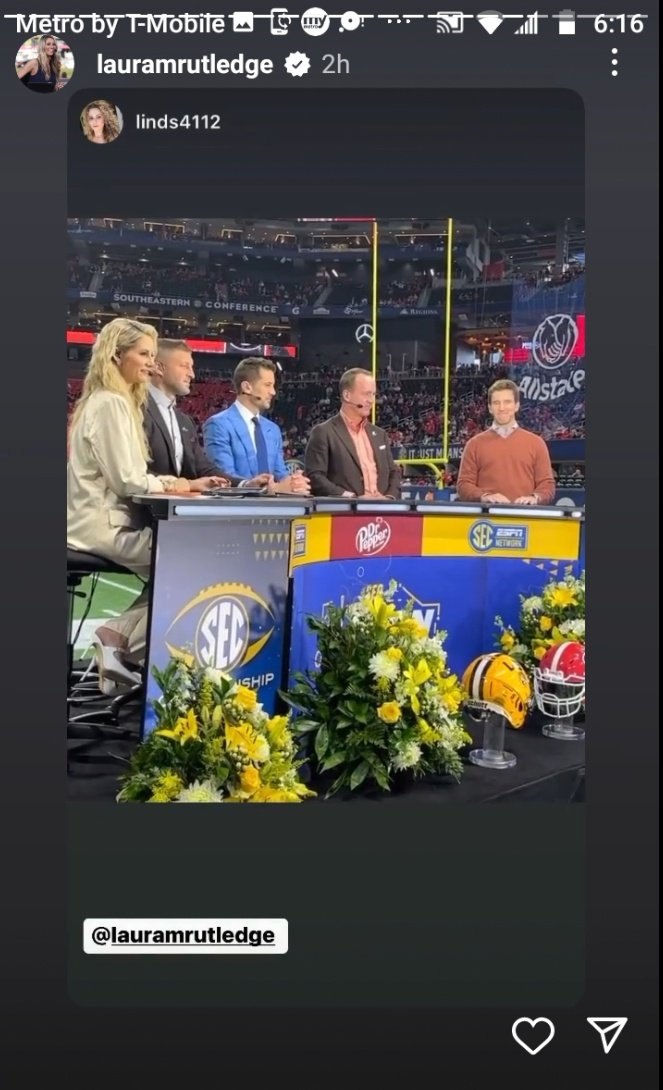 JoshuaX1993's tweet photo. Ms. @LauraRutledge look so lovely hosting @SECNetwork #SECNation from the @SEC Championship @LSUfootball vs. @GeorgiaFootball in Atlanta and among thier guests earlier were the Mannings, Peyton & @EliManning (also SEC legends)! @ESPNCFB #LSUvsUGA #SECChamp๐ https://t.co/p3ttFY1OIO
