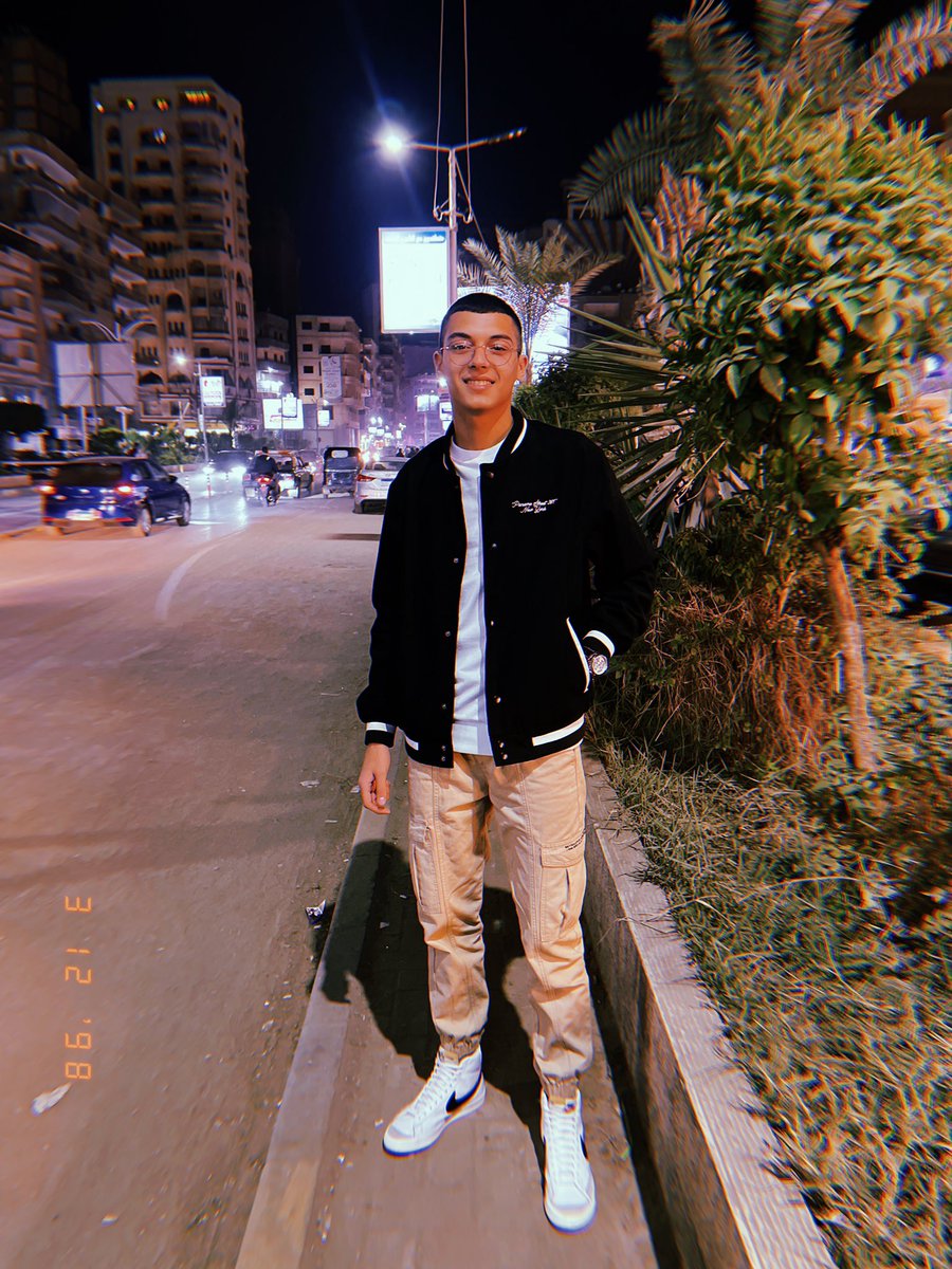 jamilmuhamed1's tweet photo. Cheers , it’s my 18th birthday🤷‍♂️♥️ https://t.co/JMXYJPbUtk