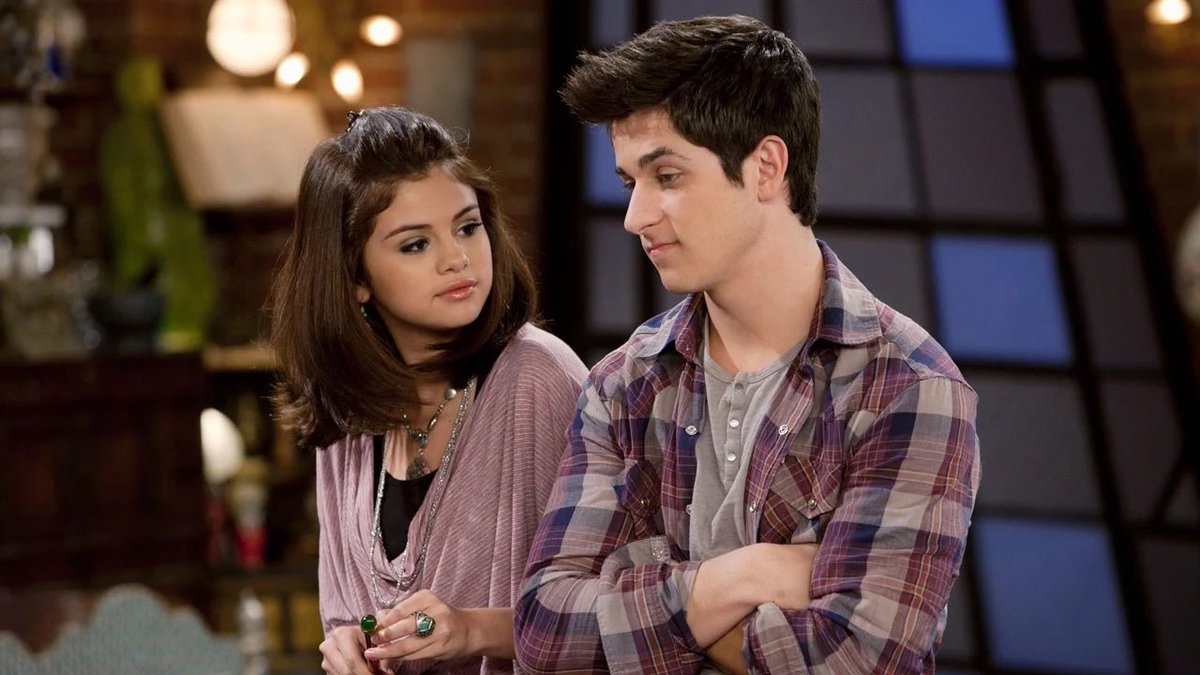 PopBase's tweet photo. Omar Apollo reveals he had a crush on David Henrie from ‘Wizards of Waverly Place.’ https://t.co/fYKpJGRSKx