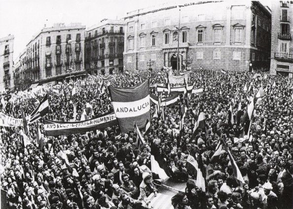 migueldsacc's tweet photo. 4 de diciembre de 1977.
Andalucía barre el polvo convirtiéndose en un mar de #arbonaidas en señal de amor, lucha y dignidad.
Una bala asesinó a Manuel José García Caparrós, lo que no sabían fue que su legado está más vivo que nunca. 
Feliz 4 de diciembre!
Viva Andalucía!!! https://t.co/Pvpm6Gb0Vy
