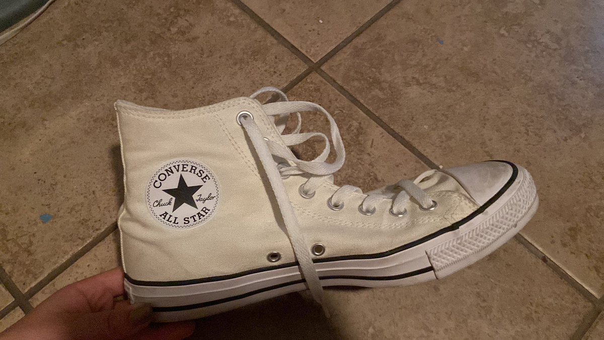 izzytheduck14's tweet photo. Is anyone in Az that wears size 10 shoes in Women interested in buying these off me. I accidentally got the wrong size cause I’m an idiot and I don’t need them https://t.co/hV8y90bBrN