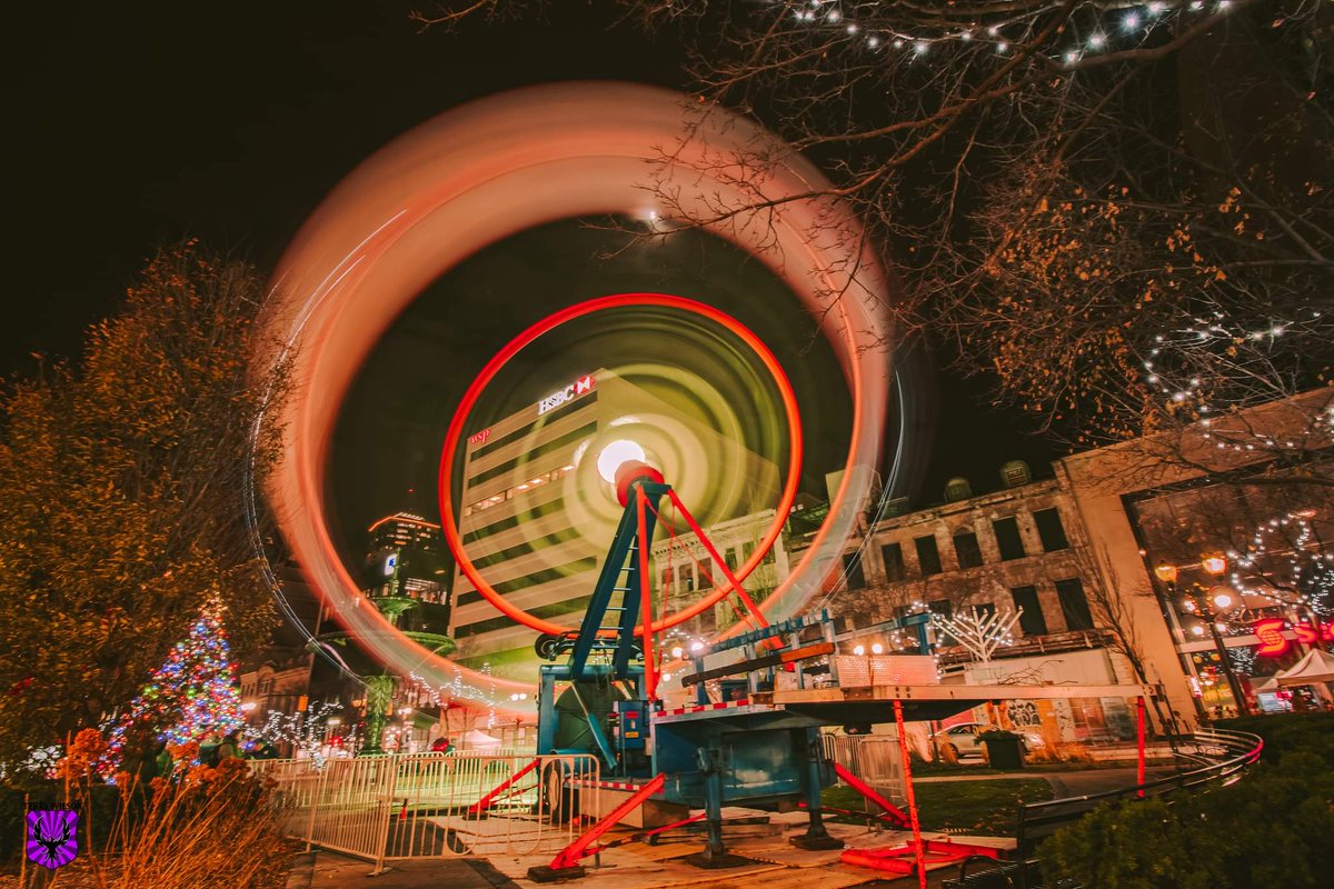 #Christmas in Gore Park #Hamilton #HamOnt #longexposure #longexposurephotography #streetphotography