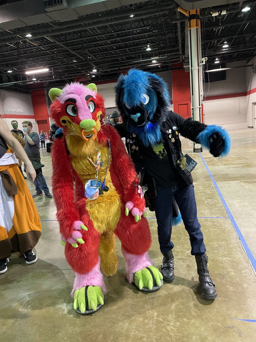 HarleySparklez's tweet photo. Awesome pictures with my line buddy @CricketDX , love your suit so much!! https://t.co/WpTCmpybQC