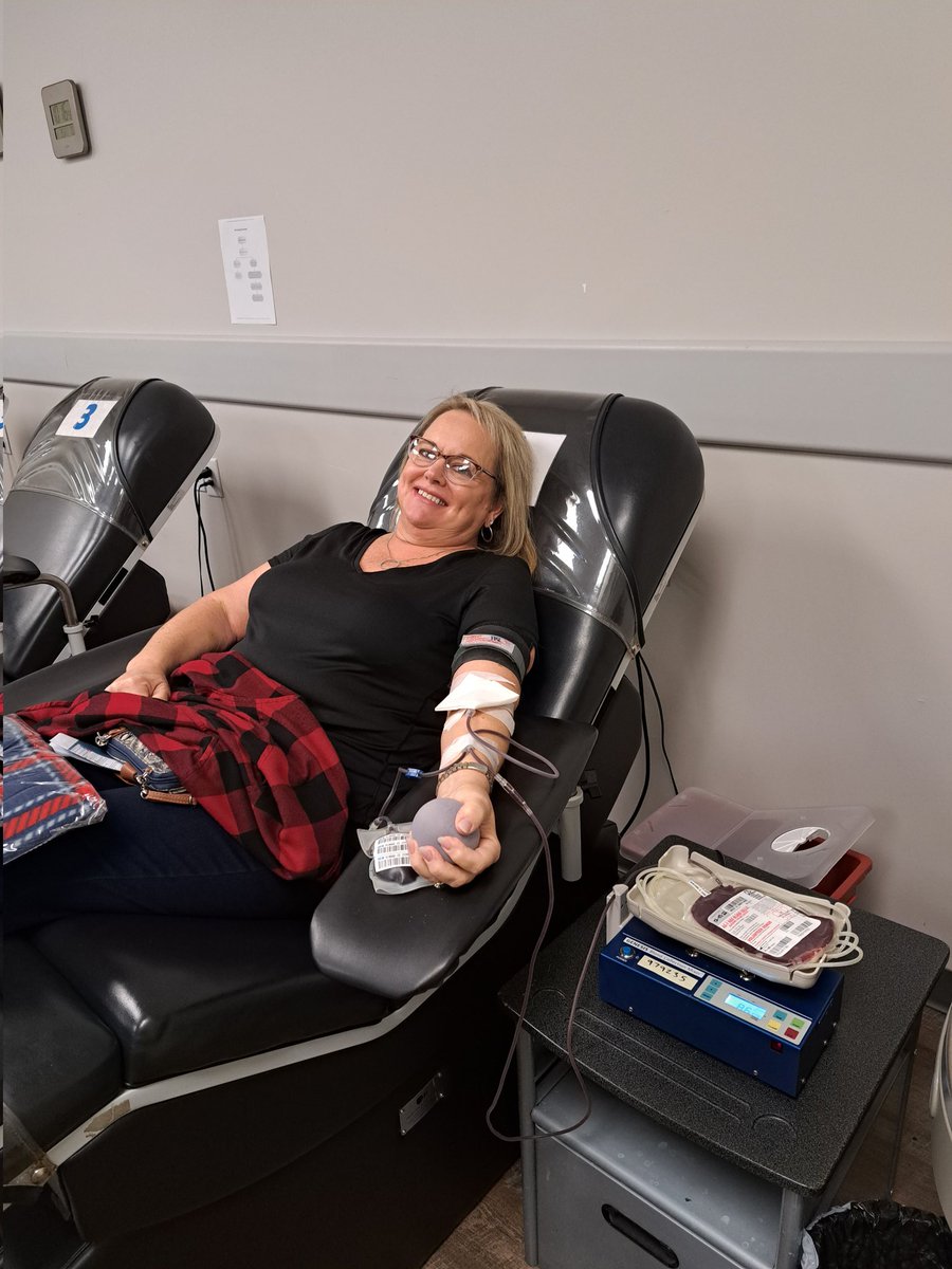 SharonKwesson's tweet photo. #Santasblooddonors 
#Bloodassurance 
Make a difference in someone's life, only 9 minutes.
Great team at Blood Assurance in Cartersville Georgia! https://t.co/1WAnc5rj3E