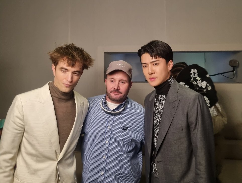 THIS PIC RIGHT HERE 😍

LOOK: EXO’s Sehun shares a photo with British actor Robert Pattinson and designer Kim Jones during a fashion event in Egypt. | 📷: Sehun/Instagram