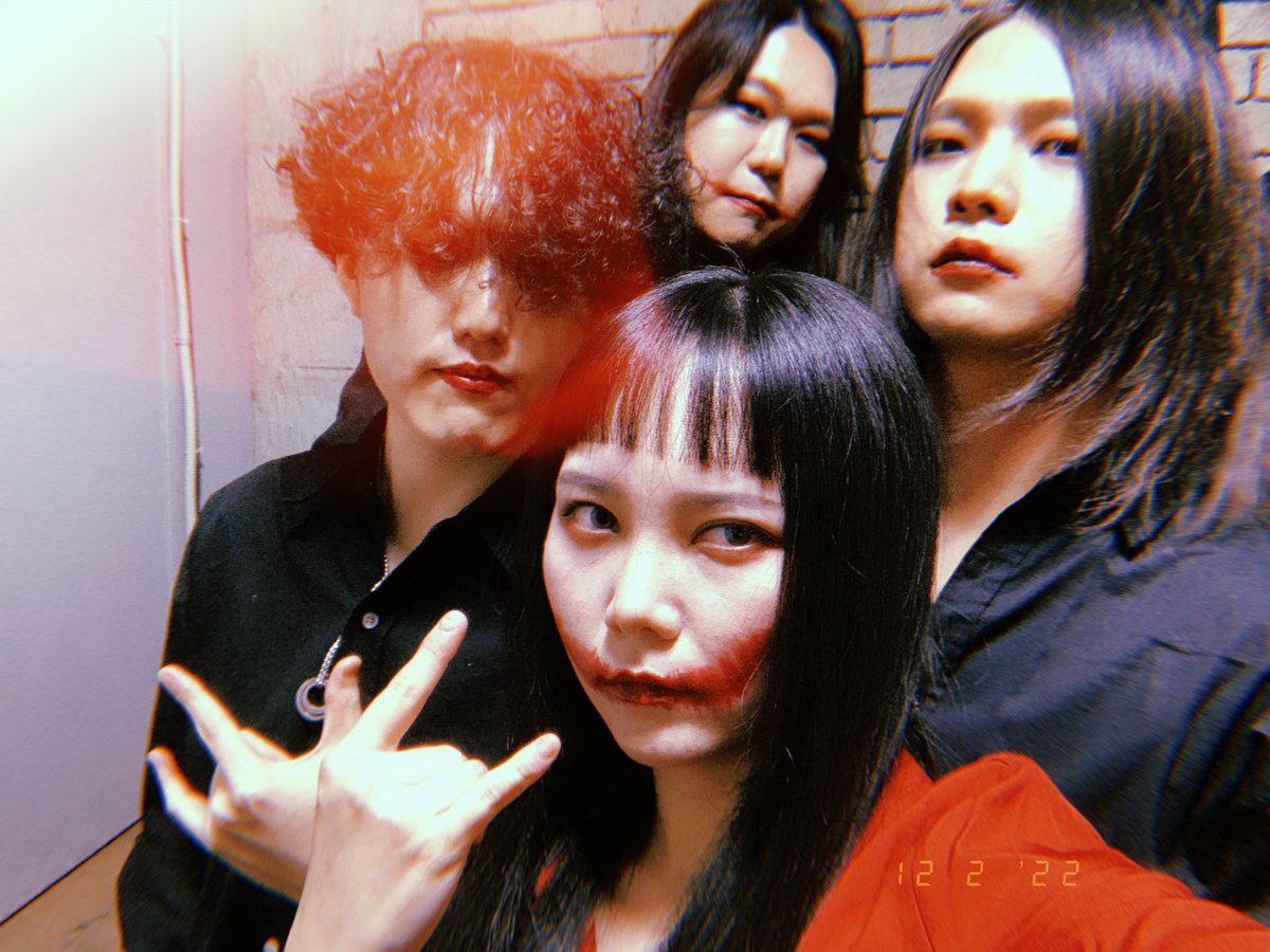 clownus_'s tweet photo. 221202
Behind the stage. Supporting @madmansesprit for their 3rd album release tour.
We wish them good luck and great success in the rest of their tour as well. https://t.co/2gUoEOZ2aJ