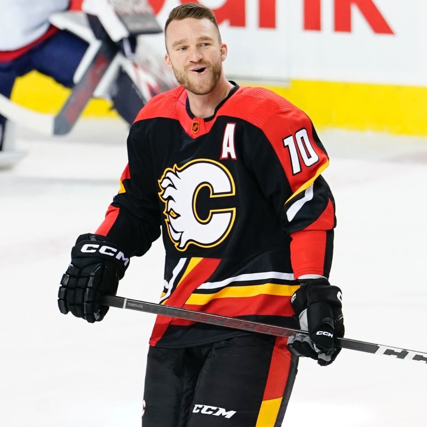 NHL on X: Calgary's new look is 🔥 The @NHLFlames #ReverseRetro jersey is  a twist on the design the team wore in the mid-90's. It features a black  background with a white