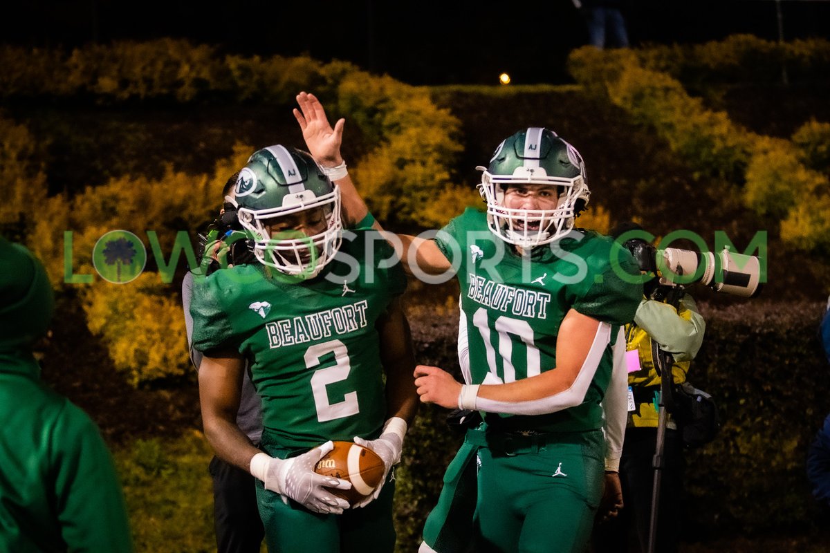 LowcoSports's tweet photo. Name a more iconic duo 🔥
#10and2 @ColtonPhares @Kacy3Fields @Beaufort FB
Check out our photo gallery from the big game, where you can purchase digital downloads or high-quality prints and support LowcoSports!
https://t.co/XByTHsIDka https://t.co/a8cczje19t