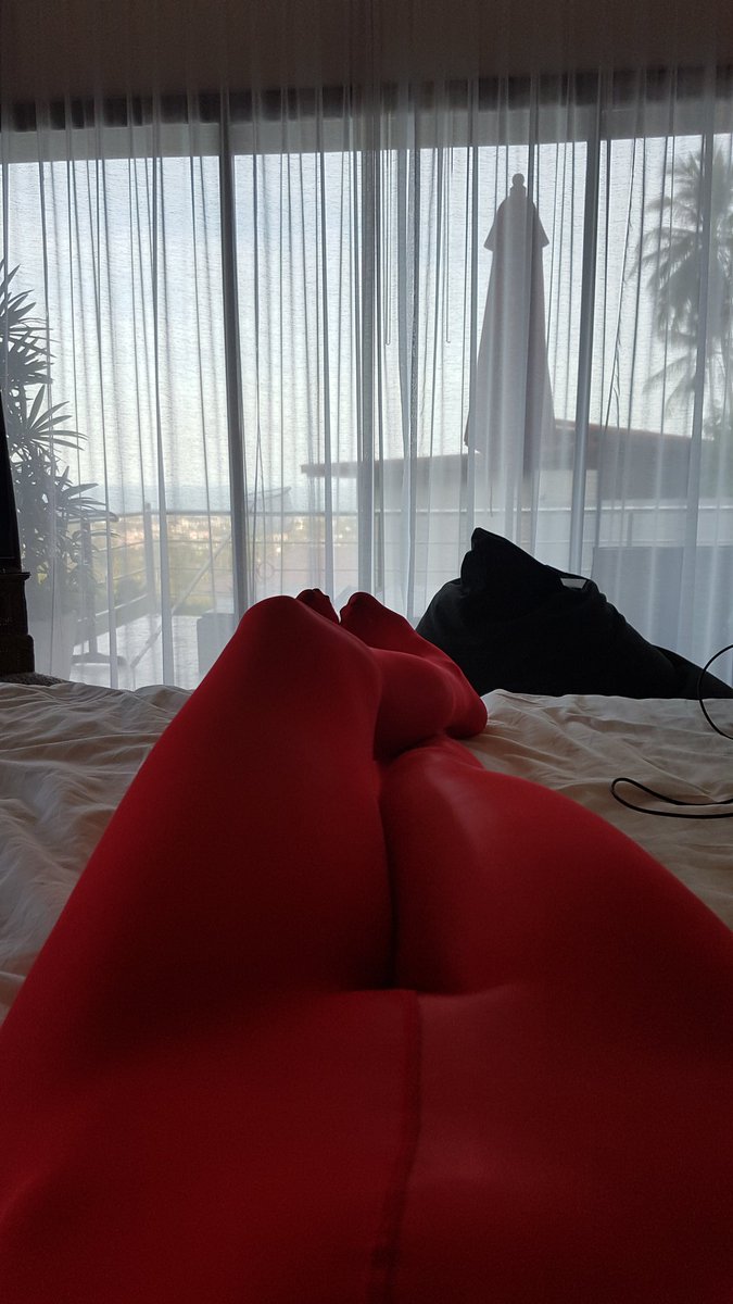 YesMissAmelia's tweet photo. It's My world and you're lucky if I give you any glimpse into it https://t.co/gN1f3EUOOB