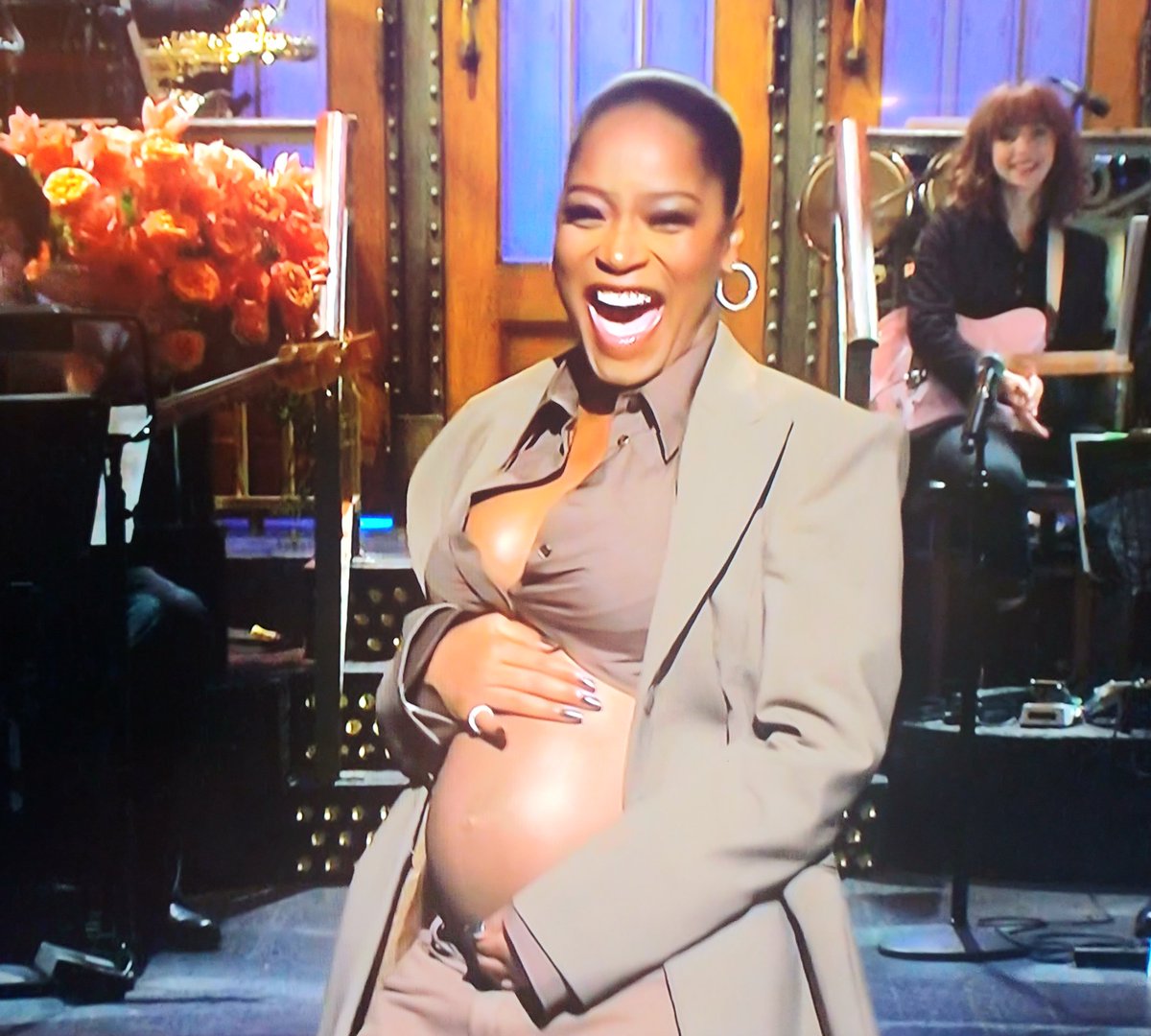 wallyandkate's tweet photo. Keke Palmer confirms the rumors - she's pregnant! Congrats!!! 👶 #SNL https://t.co/fJ0Mn8ZAhP
