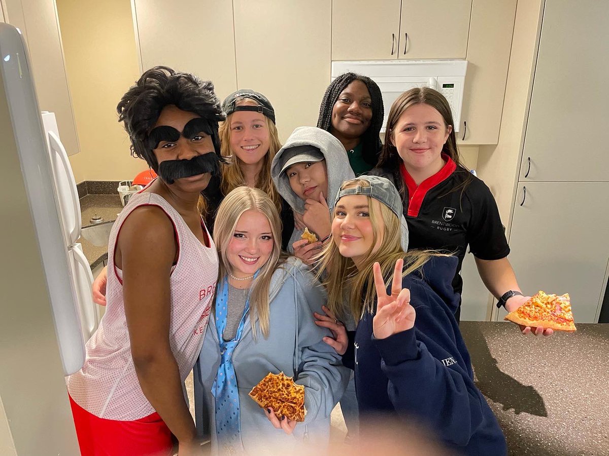 headofbrentwood's tweet photo. Awesome Mack Open House! #frogsrule #choosetobe https://t.co/4OXJToNxcX