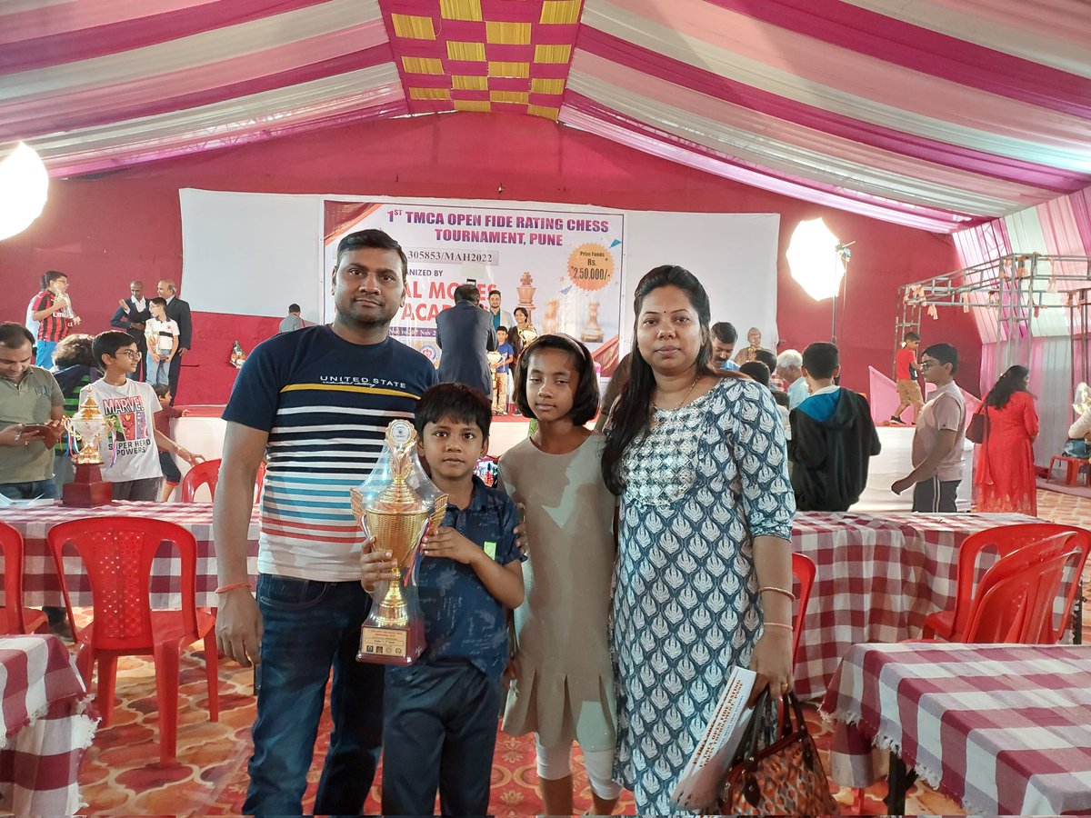 Participated in 1st TMCA FIDE Rating open chess tournament 15-20 Nov, 2022 in Chinchwade Lawns, Pune and secured 4.5/9.
Congratulations @Dhairya52677580 for wining the trophy. @PBSRAJPUT