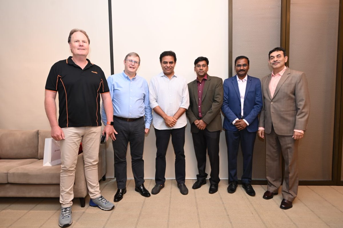 MinisterKTR's tweet image. Minister @KTRTRS congratulated Hyderabad-based startup @eAbyasInfo on being acquired by @moodle - open source learning management system. eAbyas’s Founder &amp;amp; CEO Sushil Karampuri, Moodle’s CFO Rohan Hardie and Mergers &amp;amp; Acquisition Head Nick Reynolds met the Minister in Hyderabad.