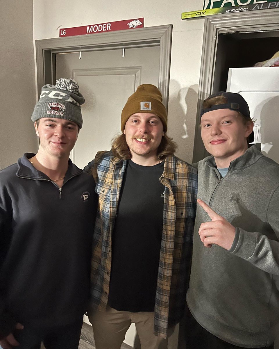 RazorbackMHClub's tweet photo. Ice hogs win! The hogs continue their win streak of 13 games for the 1st semester! The player of the game Trevor “Boro” Borlace is our player of the game with 2 goals! See you next semester for another Razorback run to come in the Spring! https://t.co/DiHztrTTMN