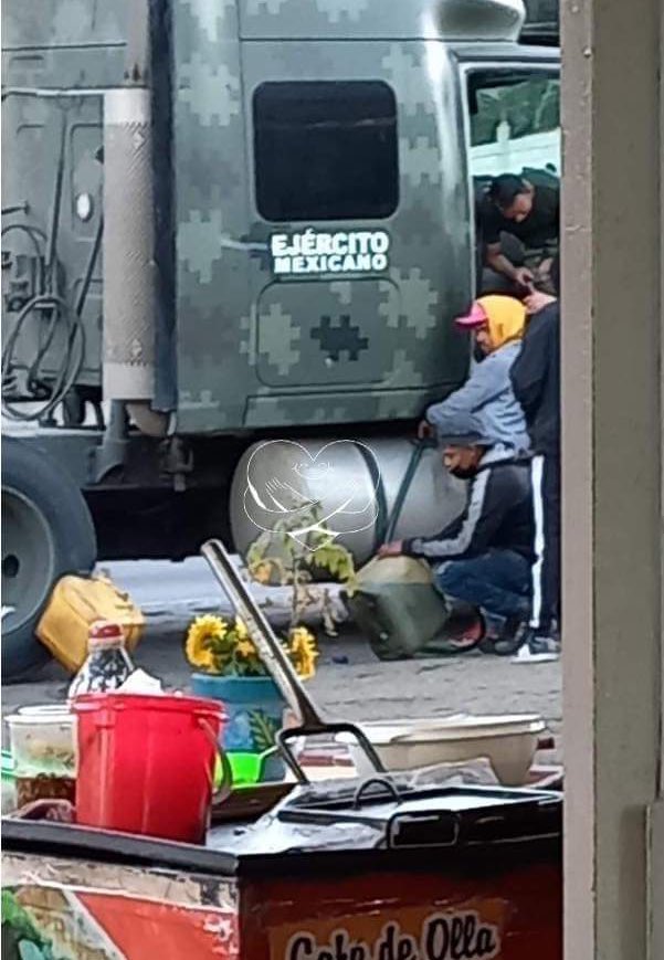 JJDiazMachuca's tweet photo. ¿Ahora @adan_augusto administra el Huachicol de la Sedena? https://t.co/bHhc7F01qG