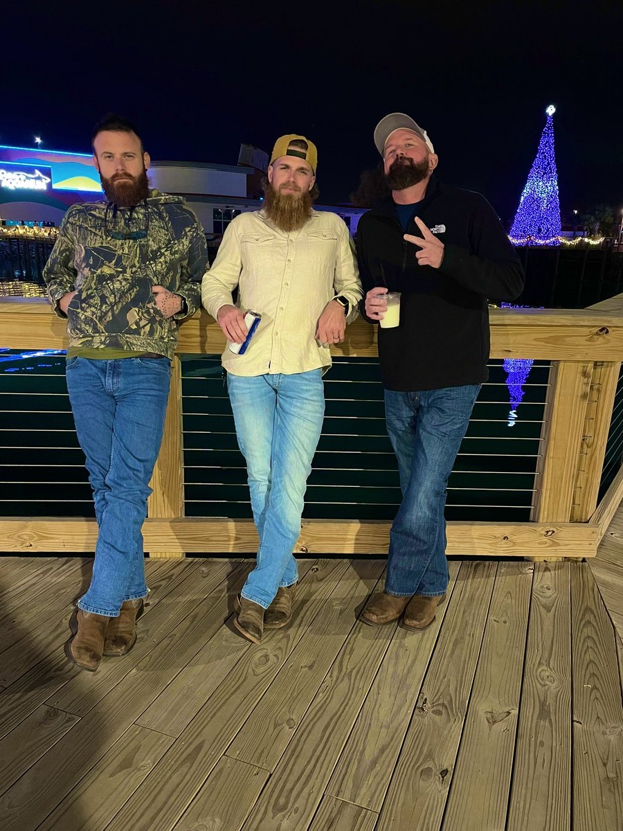 Mr. Red Beard 🔞 40K on Twitter: "Bearded bastards re-unite 🍆 @TomBoySC @ThatbeardGuy26"