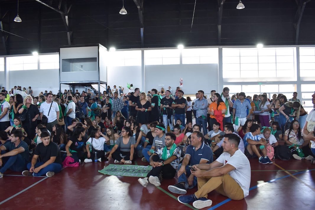 En JSRN queremos que los jóvenes sean cada vez más protagonistas, que aporten su mirada, su visión, que discutan los grandes temas de la provincia. Por eso culminamos hoy la primera edición de la escuela de formación política. Gracias por las ganas y el compromiso. #JuntosAca✅