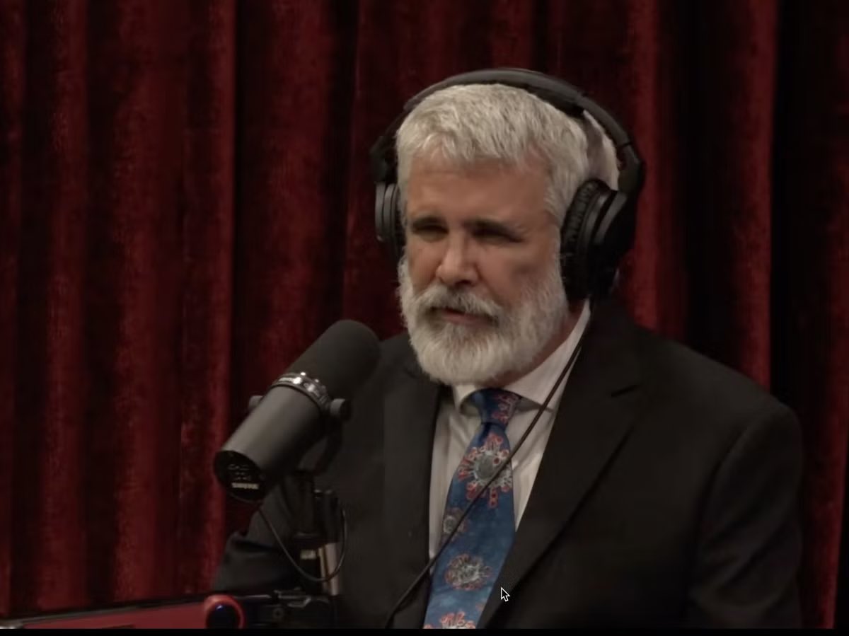 TheCalvinCooli1's tweet photo. I believe @elonmusk should bring Doctor Robert Malone's account back to Twitter. He was unfairly suspended from Twitter. He deserves to have his account restored. Some of you might remember his famous podcast appearance with Joe Rogan. https://t.co/mnWY9gMydn