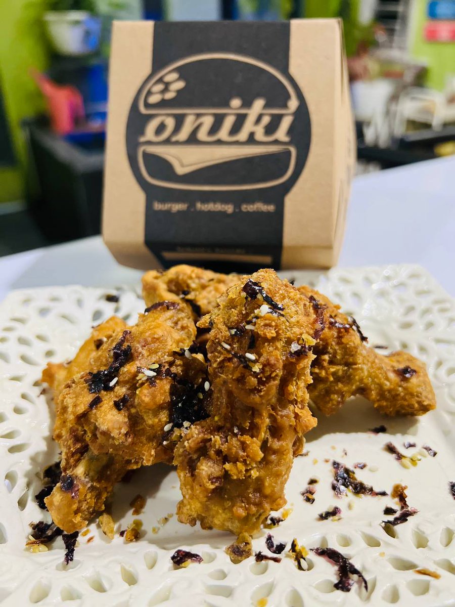 OnikiBurger's tweet photo. DELICIOUS CHICKEN WINGS..... 

Look at this! Oniki, Serpong on GoFood. https://t.co/6GEKv4nXN4

#kulinertangsel 
#kulinerbsd
#bsdcity
#kulinertangerang
#kulinerpamulang
#kulinerciputat
#infokulinerbsd 
#kulinerserpong 
#jajanbsd 
#jajantangsel
#bsdcommunity https://t.co/OGIY8d8PTo