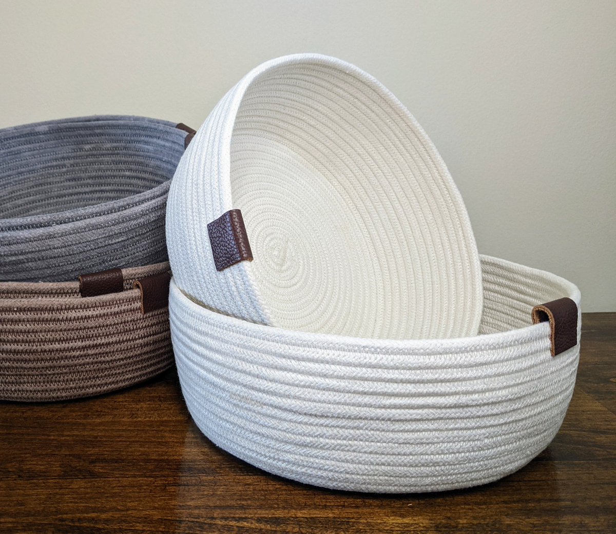 RachelM73698843's tweet photo. I finally did it!!! 🙌😁

I have my first items listed on Etsy! I'll be adding more items this month. Cat baskets and market bags coming soon! 

B&amp;B 
Handmade baskets and bags 
by Rachel Marie 
https://t.co/7Szy4cmluC https://t.co/bdc59D59bk