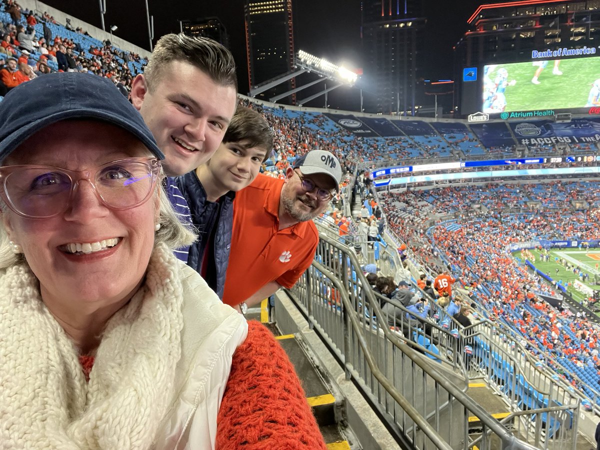 What color you wearing tonight? #accfcg