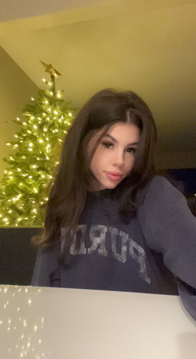 bethany jade (OF in bio) on Twitter: "happy holidays"