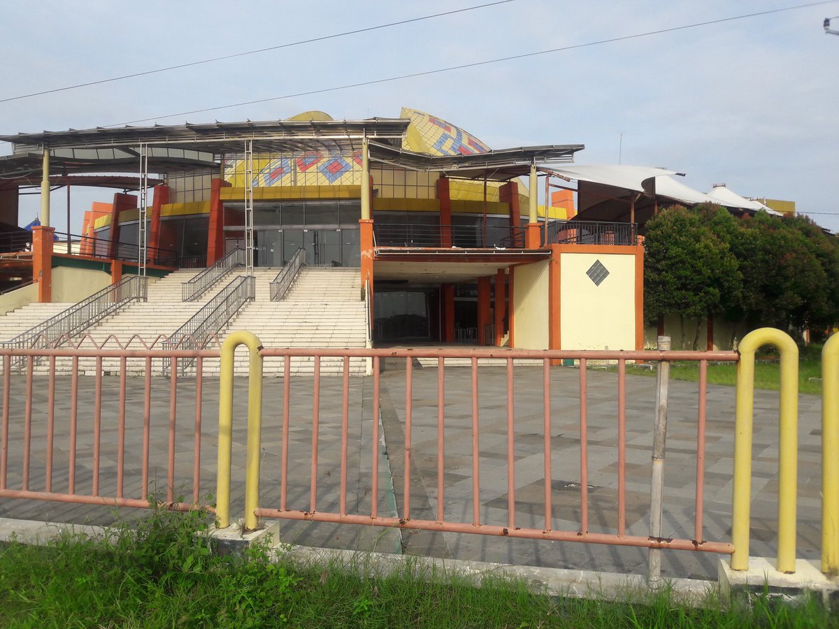 kotaindramayu's tweet photo. Pagiiii Indramayu. Jepret dari kawasan wisata yang tempat wisata nya ngga ada yang beroperasi :) https://t.co/CNJGXH1rdA