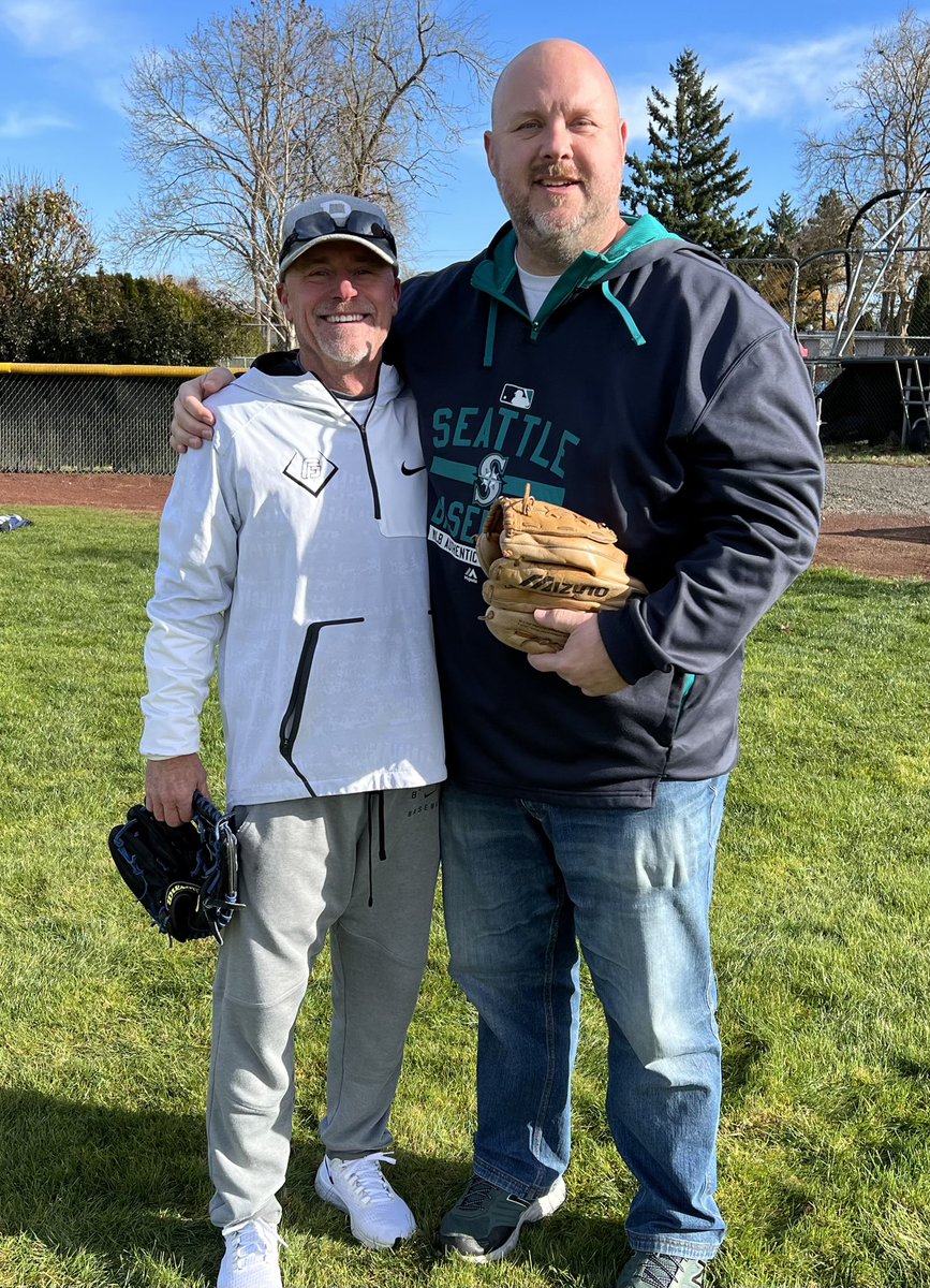 jscukanec's tweet photo. Day 277
With @jmartyhunter at Canby High School. Marty is the former George Fox baseball coach, recently retired &amp; elected into their Hall of Fame. A great baseball guy…lots of stories about everything, including an awesome one about Orioles/OSU star @RutschmanAdley 
#catch365 https://t.co/naZFqZy0jk