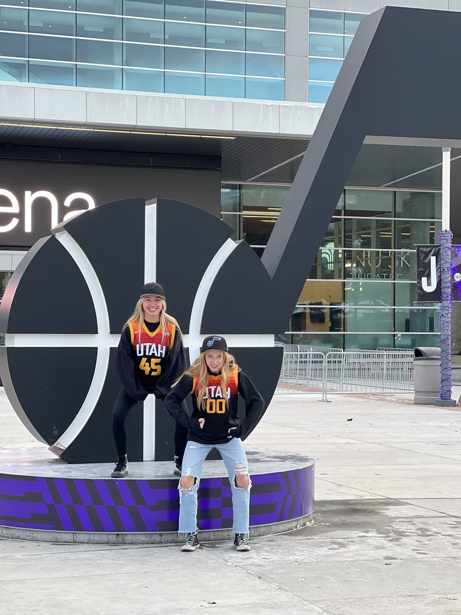 fabulousfunfind's tweet photo. #takenote Jazz game tonight! https://t.co/Ly9R1YUk8z