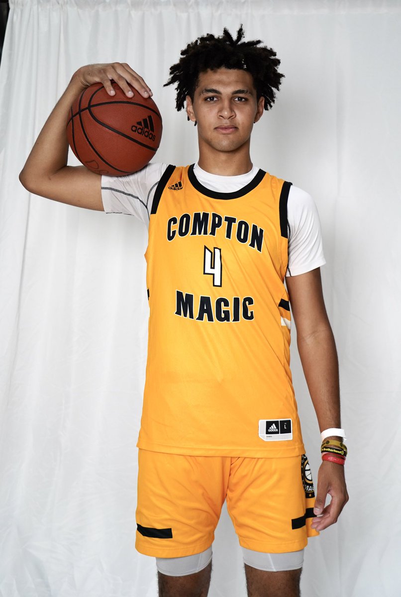 Compton_Magic's tweet image. 6-8 Marcus Adams Jr. @NarbonneHoops with the Monster Double Double 31pts, 18rebs, 3ast and 2blks in Win here at Redondo 
@marcusadams21 🪄🪄🪄