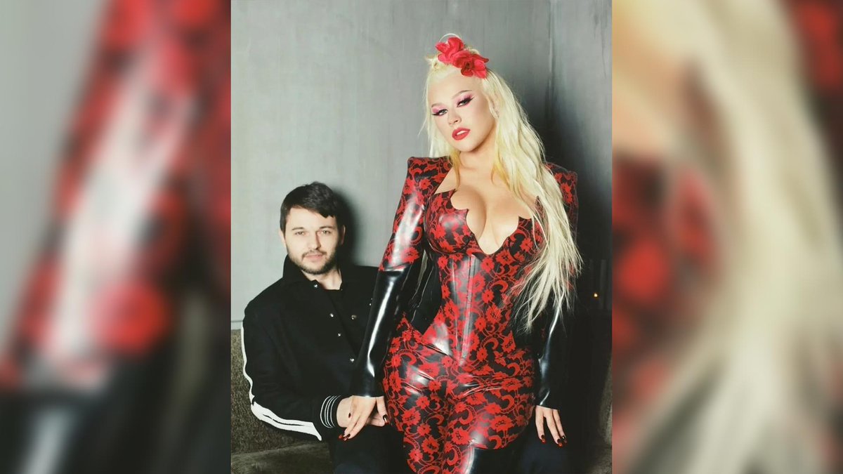 Latex247's tweet photo. Pop icon @xtina vamps it up wearing @venusprototype latex fashion https://t.co/cMZNdRgOhV #Celeb #Celebrity #ChristinaAguilera #VenusPrototype #Latex #LatexFashion #Latex247 #latexisfashion https://t.co/aJiAZv4sp7