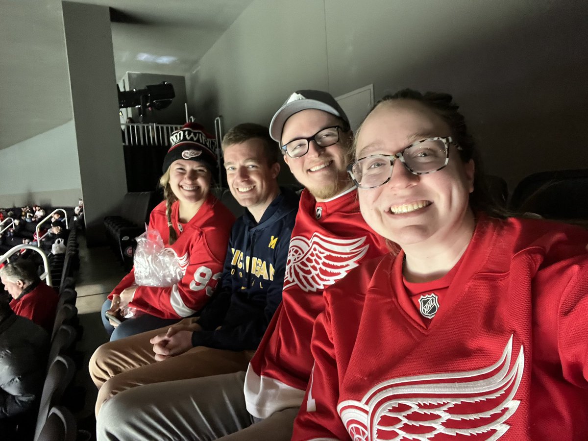 stephanie_zing's tweet photo. @DetroitRedWings #LGRW ❤️🚨 https://t.co/ZIEkLLPNrX