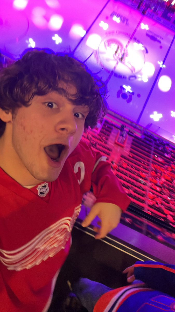 Jkobmob's tweet photo. #LGRW https://t.co/5LkssFSwqB