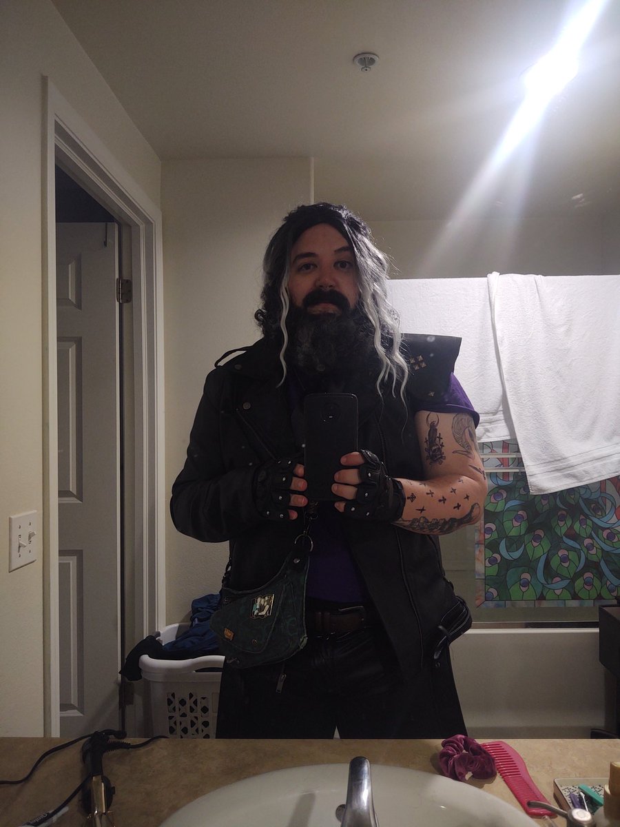 WaldosAkimbo's tweet photo. Fuckin nerds

#ofmdcosplay https://t.co/HkA6O1Qkmf