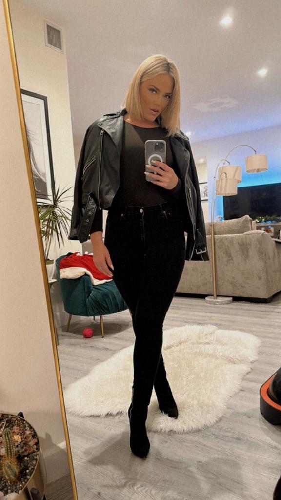 TW Pornstars - Alexis. Twitter. OnlyFans. 1:05 AM - 4 Dec 2022