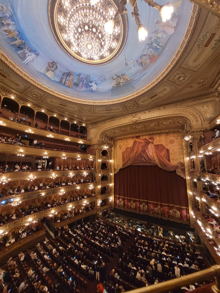 Another wonderful panoramic view of <a href="/TeatroColon/">Teatro Colón</a> @ tonight's Tosca Performance.

🇦🇷 Otra vista panorámica de este hermoso Teatro, en el intervalo de Tosca. La última ópera de esta temporada 2022.