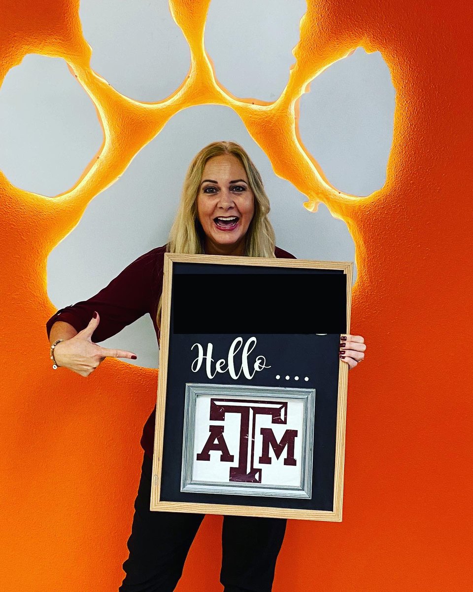 rainey128's tweet photo. I’ve been waiting for 30 years to be able to say this!😍👍🏼❤️ #aggiebound #TAMU #futureformeraggie https://t.co/P1lvY7oCV0