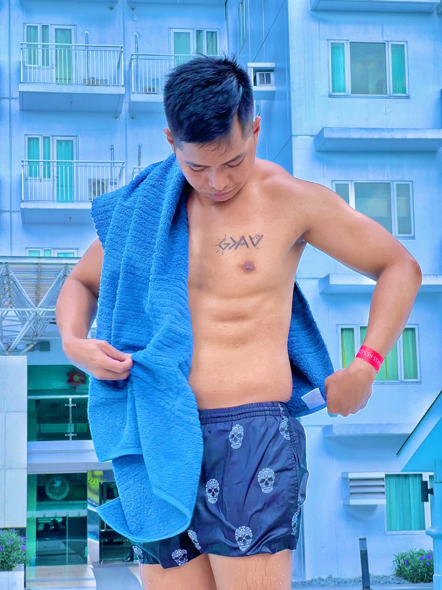 IamTheLucky_Guy's tweet photo. Get wet. Get wildβ οΈ #MIU #PublicServant #MIUatyourservice #TagaBantay #TagaWasto #UniformedPersonnel #meninuniform #iamTheLuckyGuy #Travel2022 #vacationmode #WheninQC #GrassResidences #TravelBug https://t.co/4k06xkXKaO