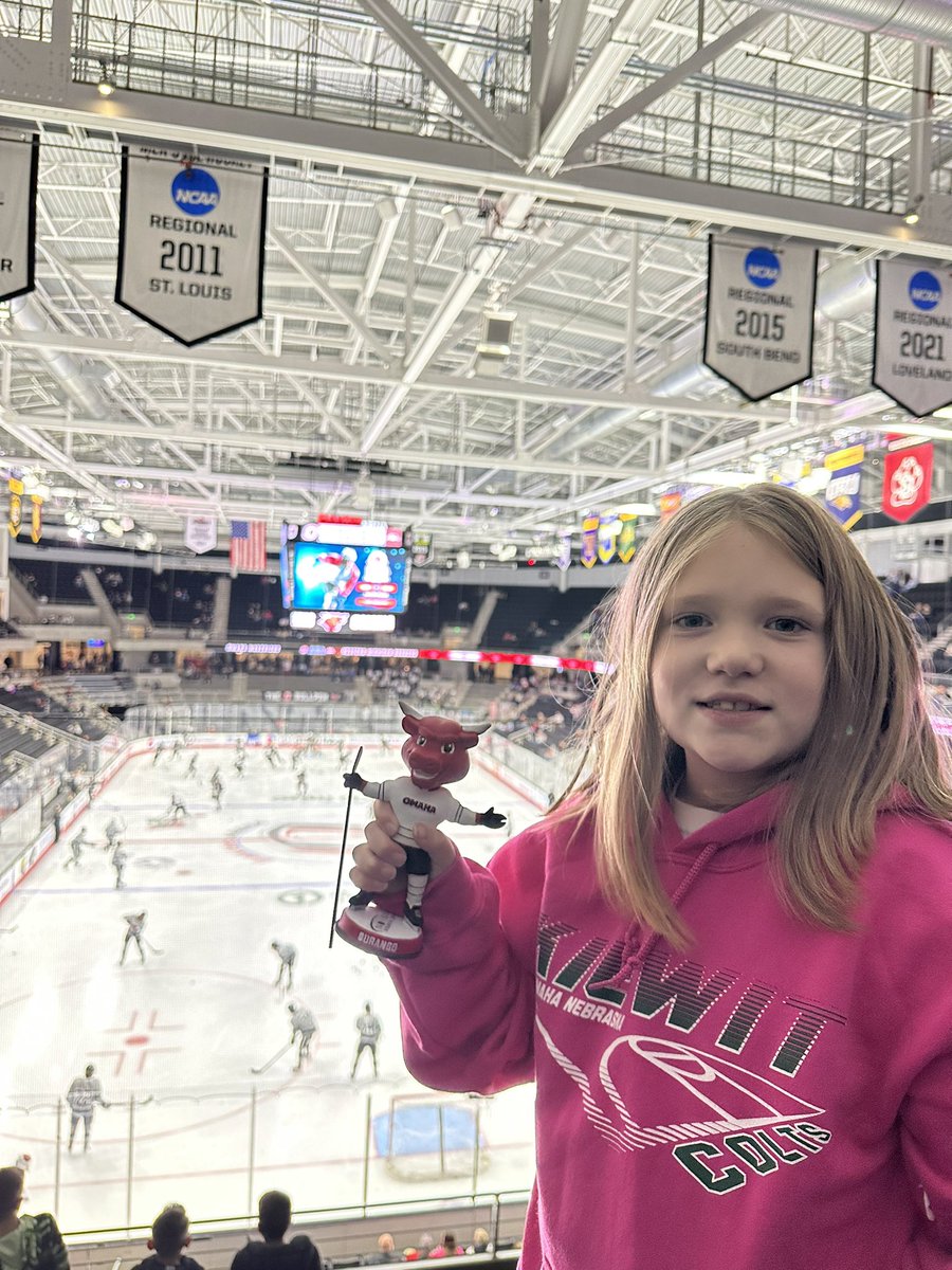 kmskeller's tweet photo. 1st #OmahaHKY game! Go Mavs! https://t.co/3GJ9KTvjhk