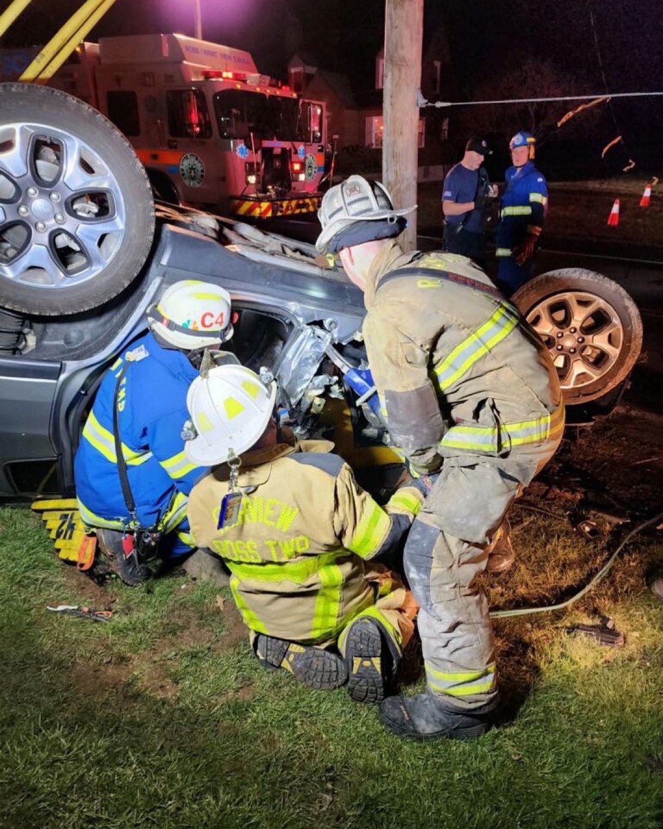 RossWestViewEMS's tweet photo. Thank you to Seville Fire Department, Ross Township Fire Police, Ross Township Police, Duquesne Light and certainly our Ross/West View Paramedics and EMTs for their incredible work tonight on this crash with one entrapped on Bascom Avenue. https://t.co/xUEAW84imC