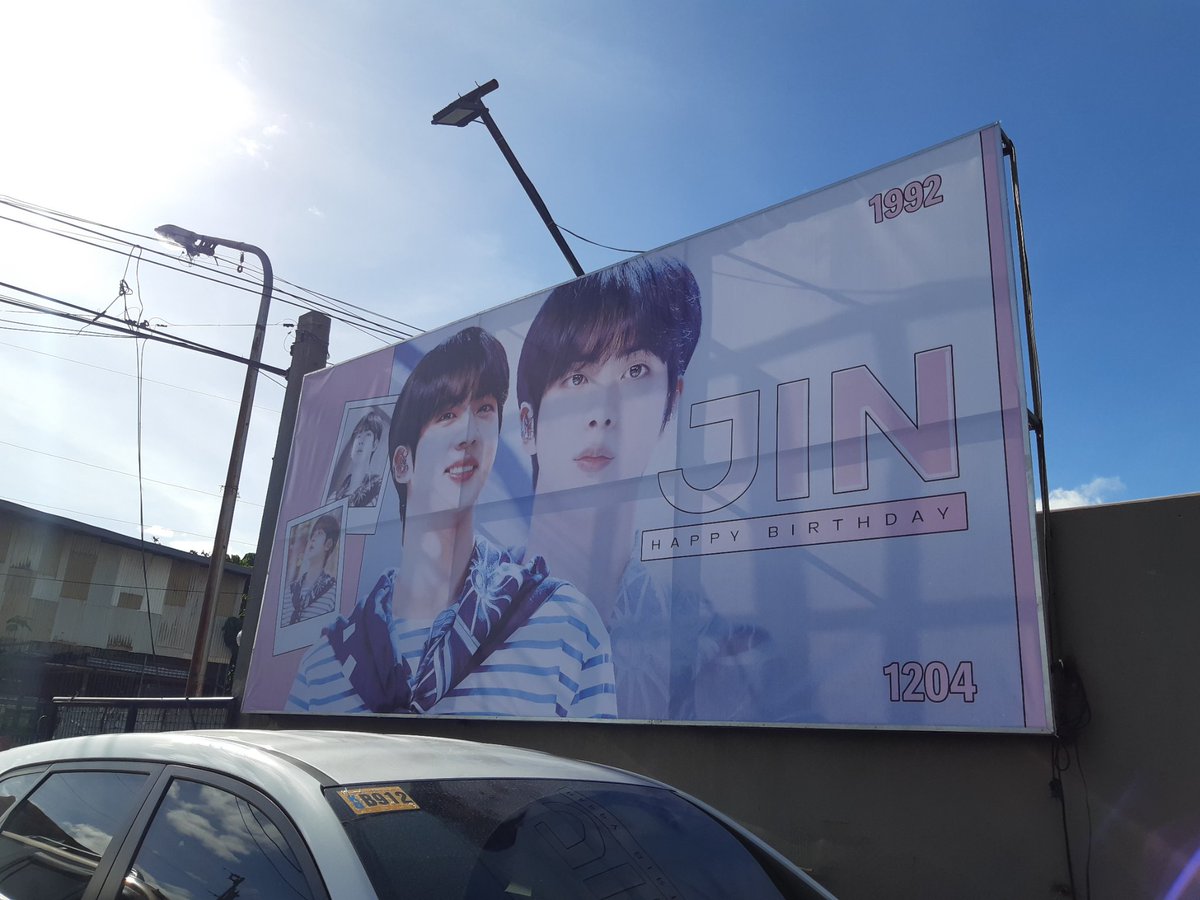 edbadiana's tweet photo. Happy Birthday Kim Seokjin💜🎂
#JINDAY 
#HappyJINday 
#BTSJIN 
#JinDay2022 https://t.co/xwhzqIobxo