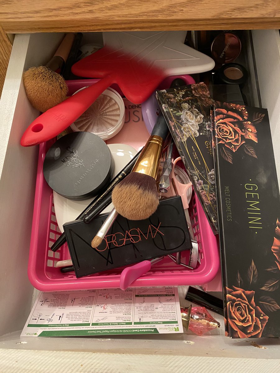MakeupByRowan's tweet photo. As I get ready to take this new journey into the #beauty community as a 43 yr old #makeup obsessed addict 😂 I think I really need to go through my #palette collection and organize it, is this something y’all would be interested in seeing? What palettes I have… #eyeshadow https://t.co/xgYT3sHiEq