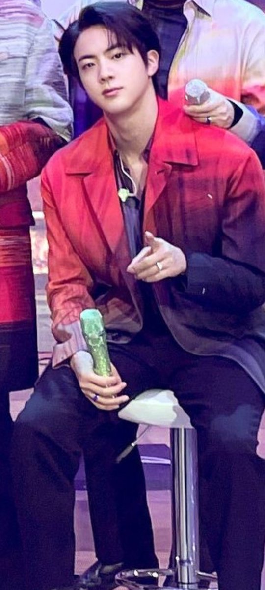 pjm_sluts's tweet photo. happy birthday jin!! We love u sm and thank you for always helping me out during my hard times. Love u lots #JINDAY 
#HappyBirthdayJin 
#SeokjinDay 
#SEOKJIN https://t.co/ReA8ZfSdg8